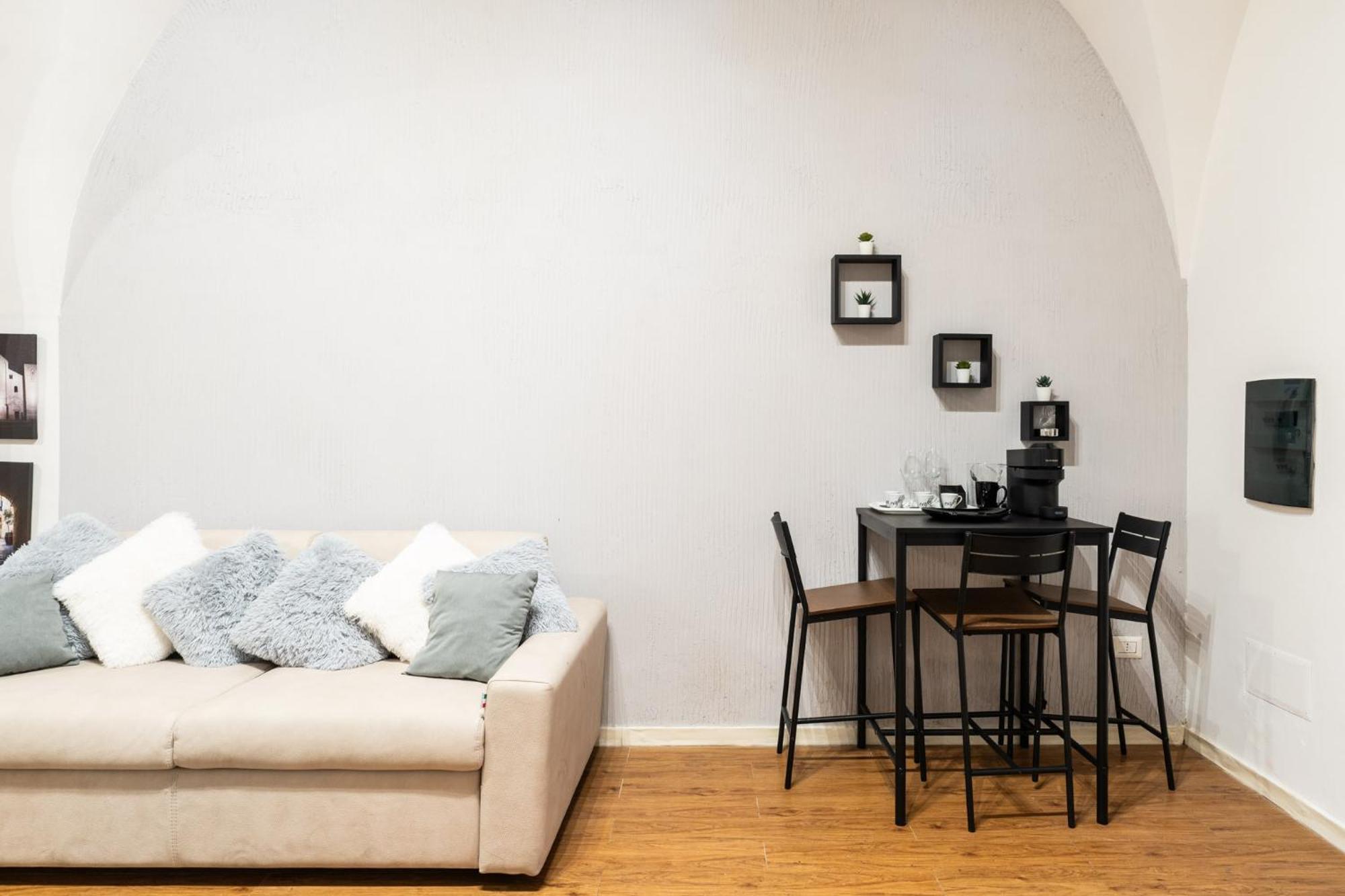 House Visconti Apartment บารี ภายนอก รูปภาพ