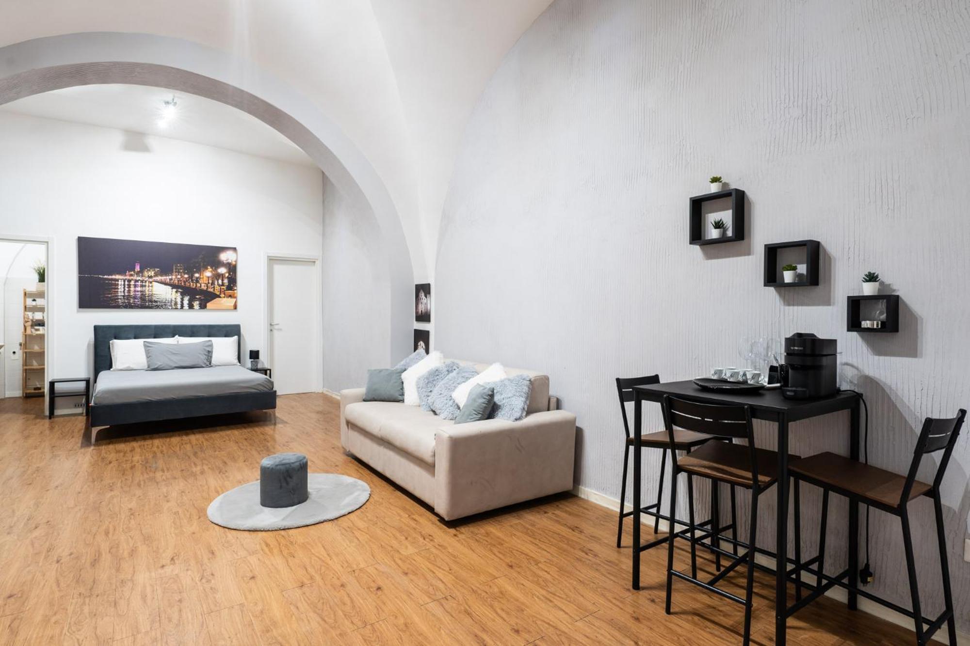 House Visconti Apartment บารี ภายนอก รูปภาพ